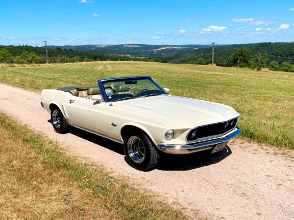 Ford Mustang V8 69 buchen in wiesbaden
